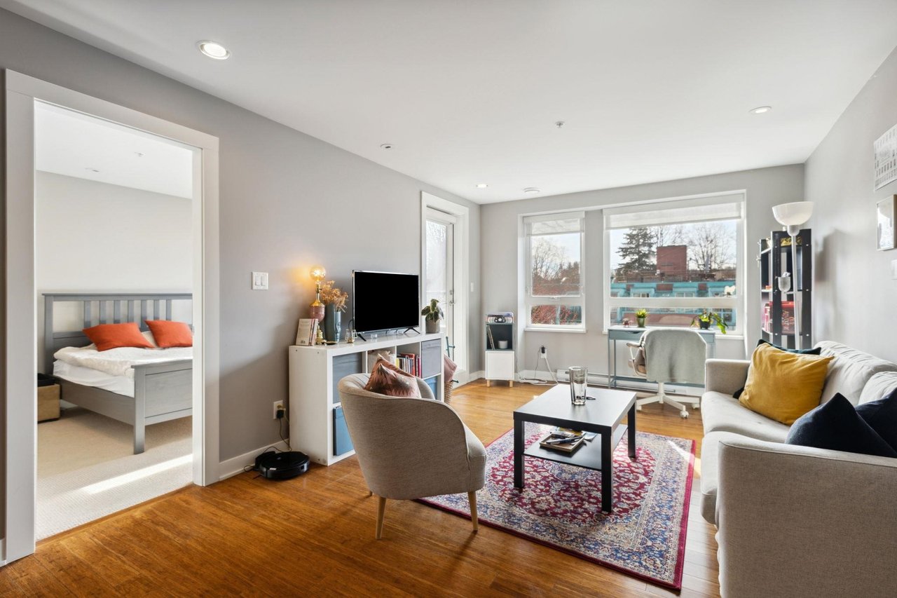 2481 Waterloo St, #403