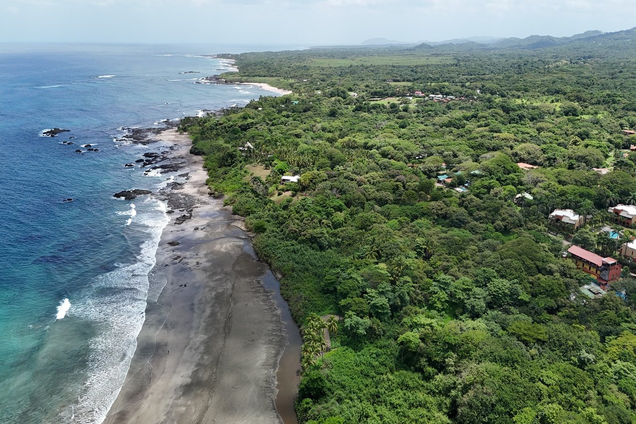 One of a kind Beach Front Parcel in Junquillal Junquillal,