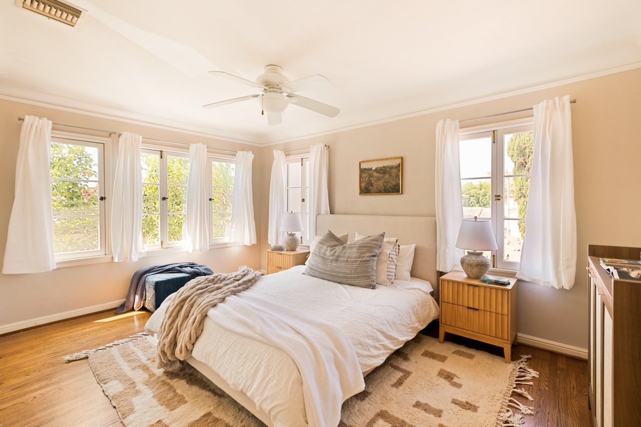 6300 Lindenhurst Avenue, Beverly Grove
