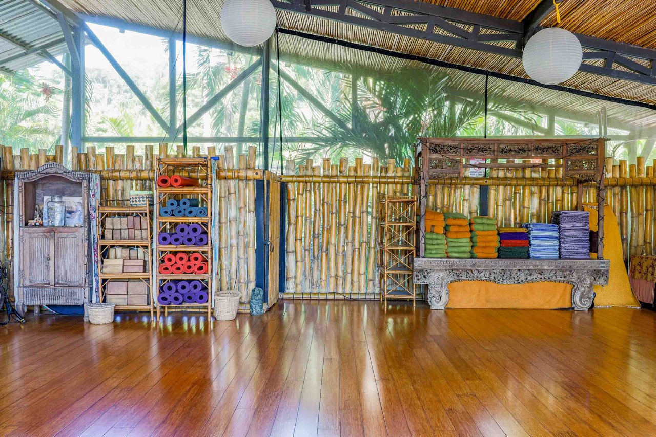 Profitable Business Dominical Yoga Retreat Property with Ocean Views