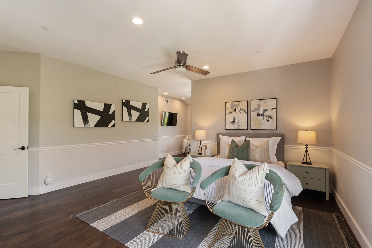 1805 Holly Tree Lane