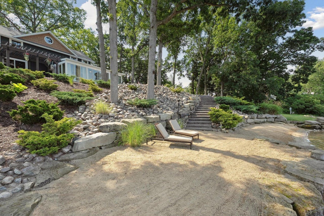 240 AQUAMARINE DRIVE