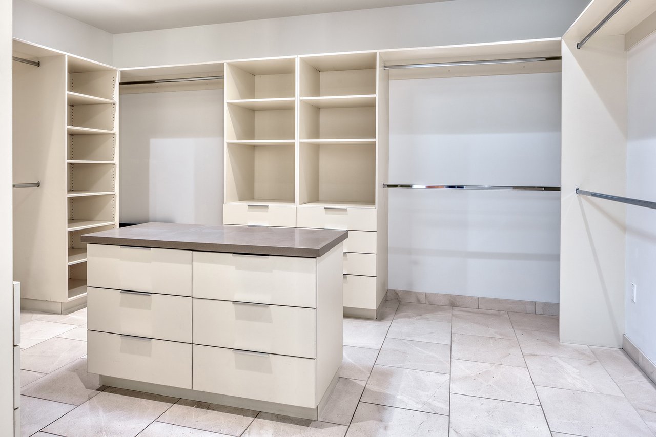 5434 E Lincoln Drive 50