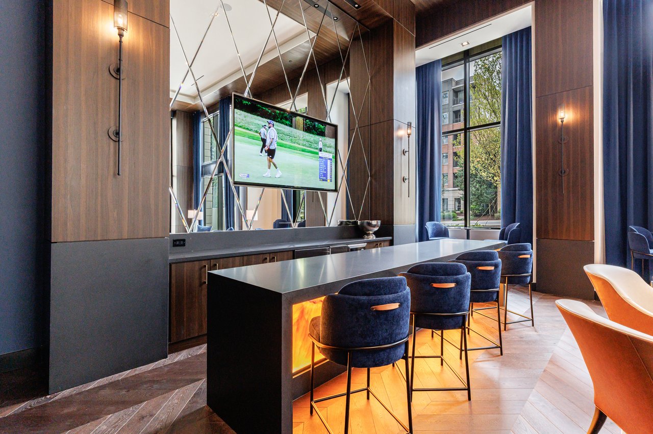 2425 Peachtree Road Unit 1806