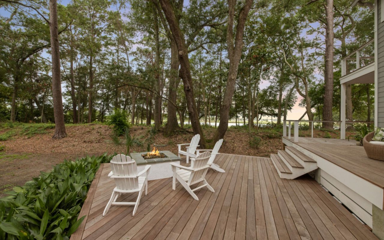 4 Tips To Revamp Your Backyard Firepit This Fall