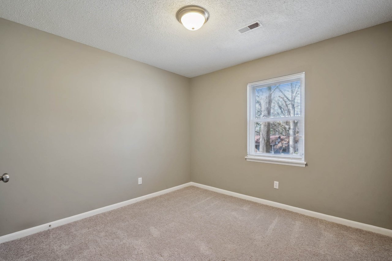 Updated Quaint Home - Minutes from Redstone Arsenal Gate