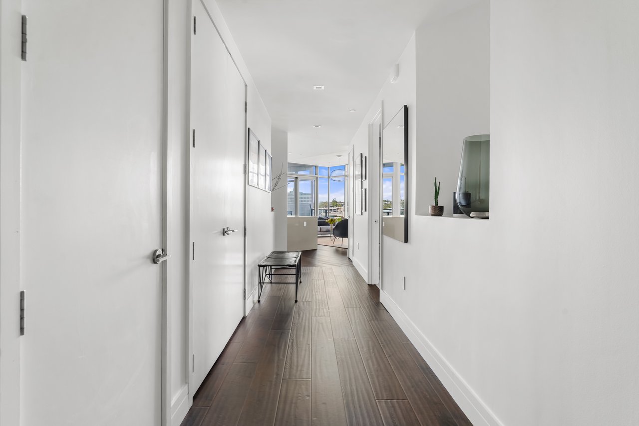 501 West Ave #704