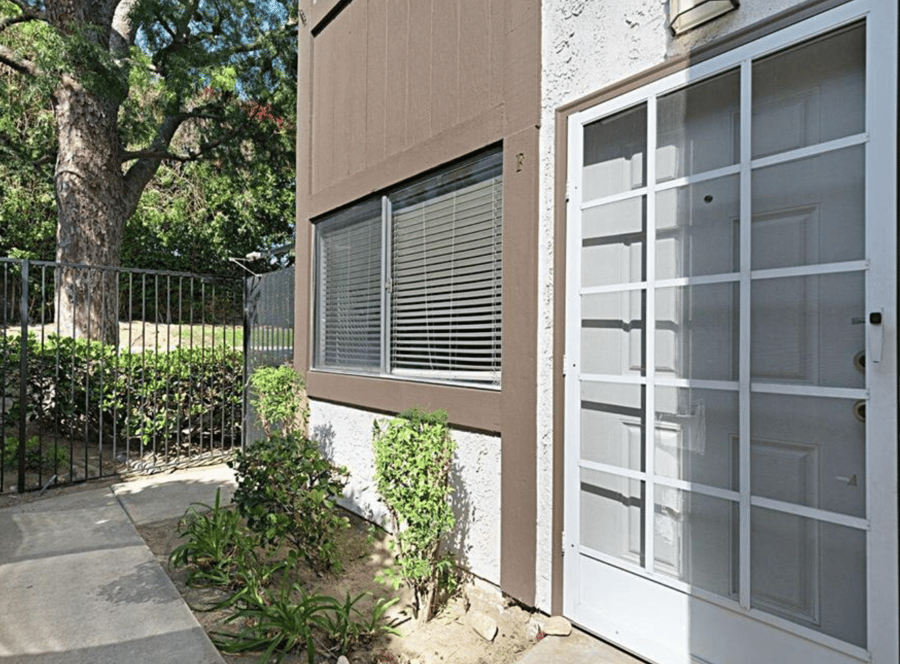 1045 E Huntington Dr #F, Monrovia