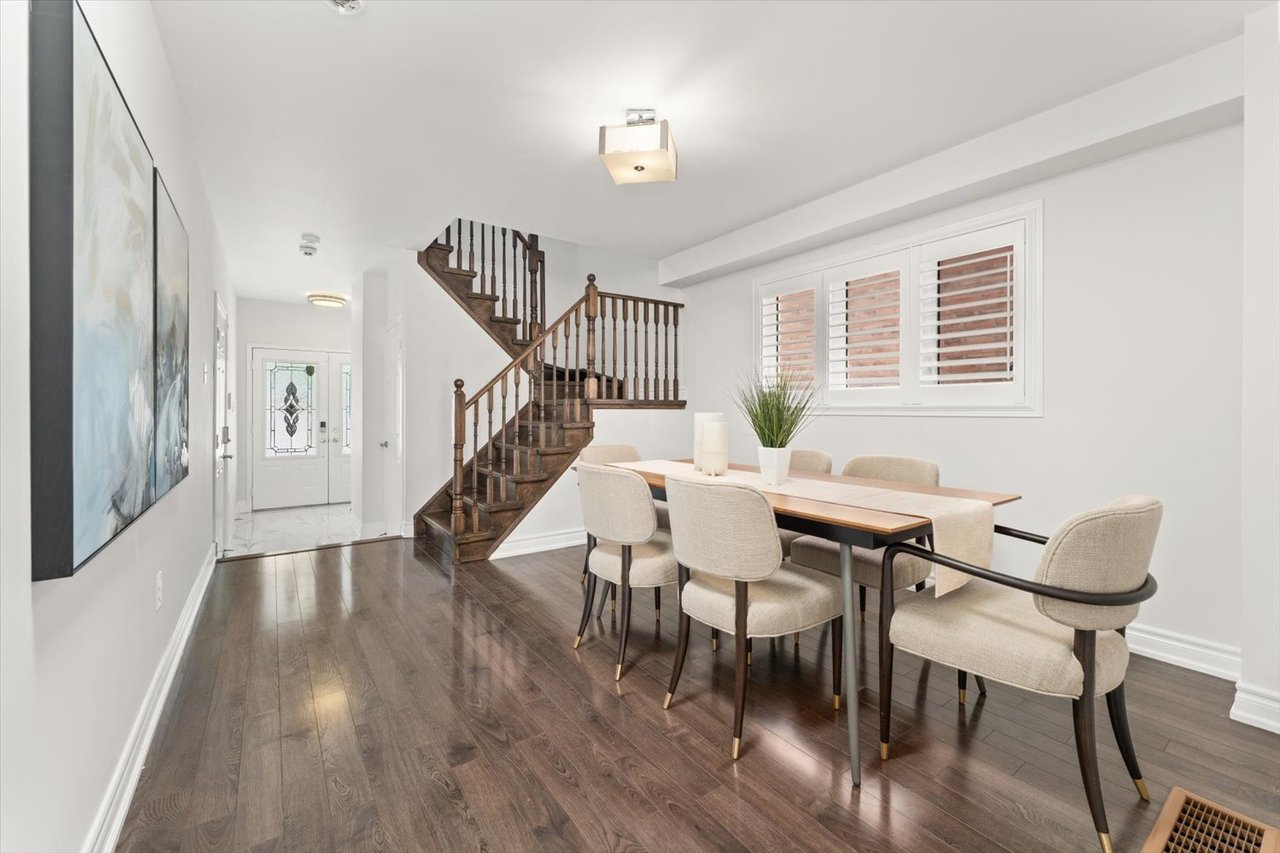 17 Holroyd St