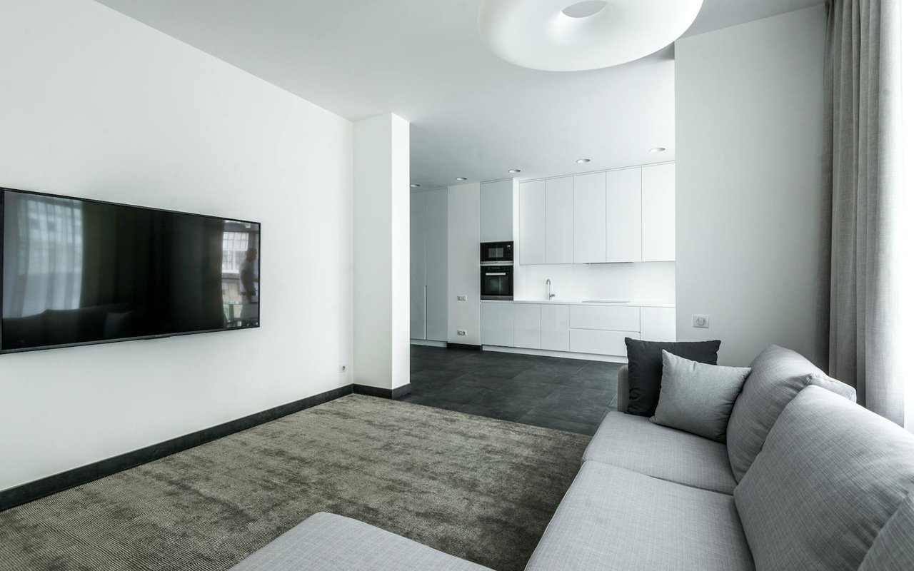 Minimal Design in Living Rooms: Tips & Tricks