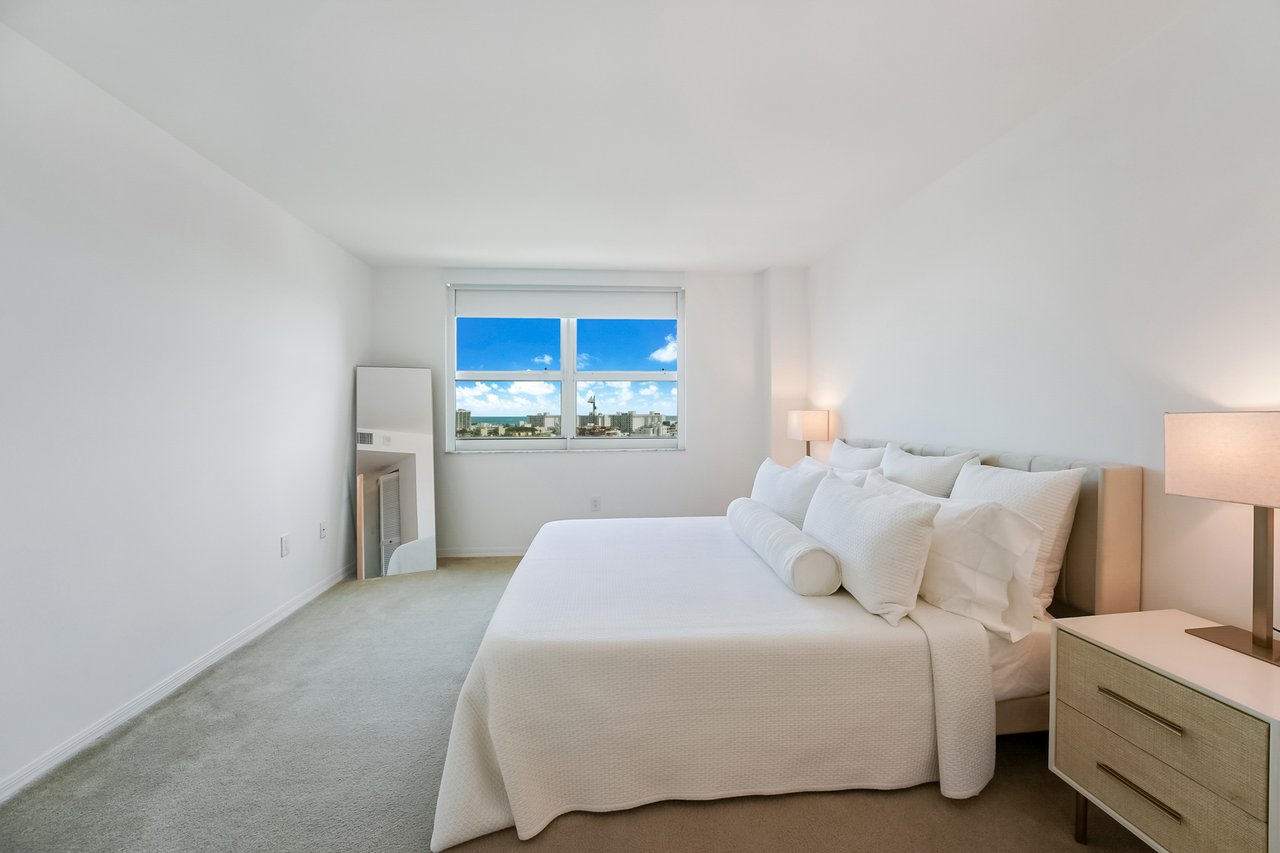 Yacht Club at Portofino Condo for Sale | Unit 1209 | South of Fifth