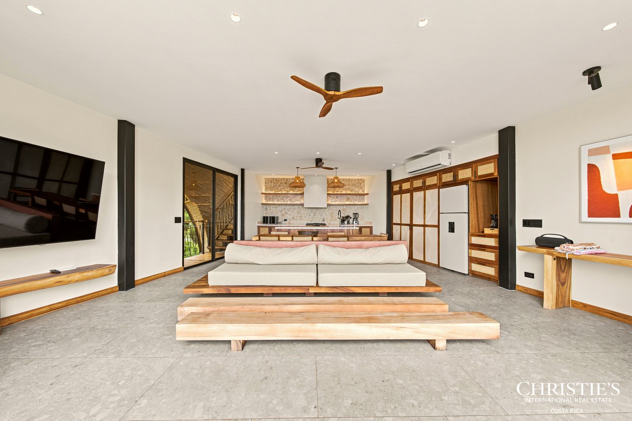 LE CLOS - An Exclusive Three-Residence Estate 