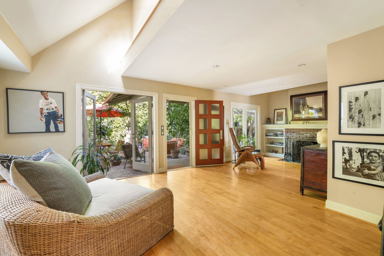 2536 Beverley Ave, Santa Monica 