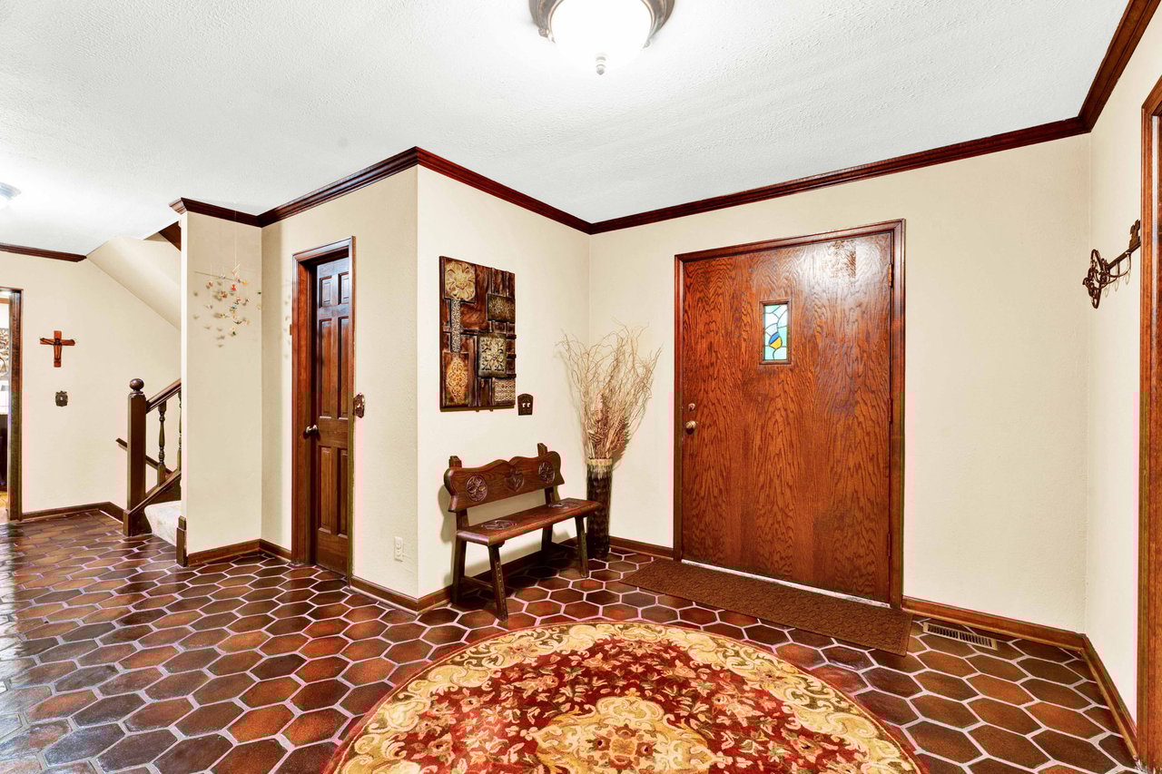 1100 Bretton Lane, Bloomfield Hills