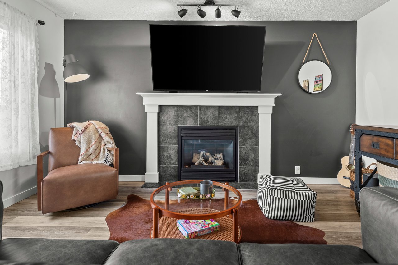 218 Coville Circle NE