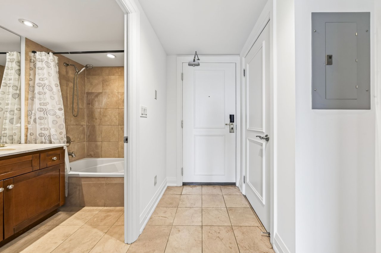 2737 Keele St 312