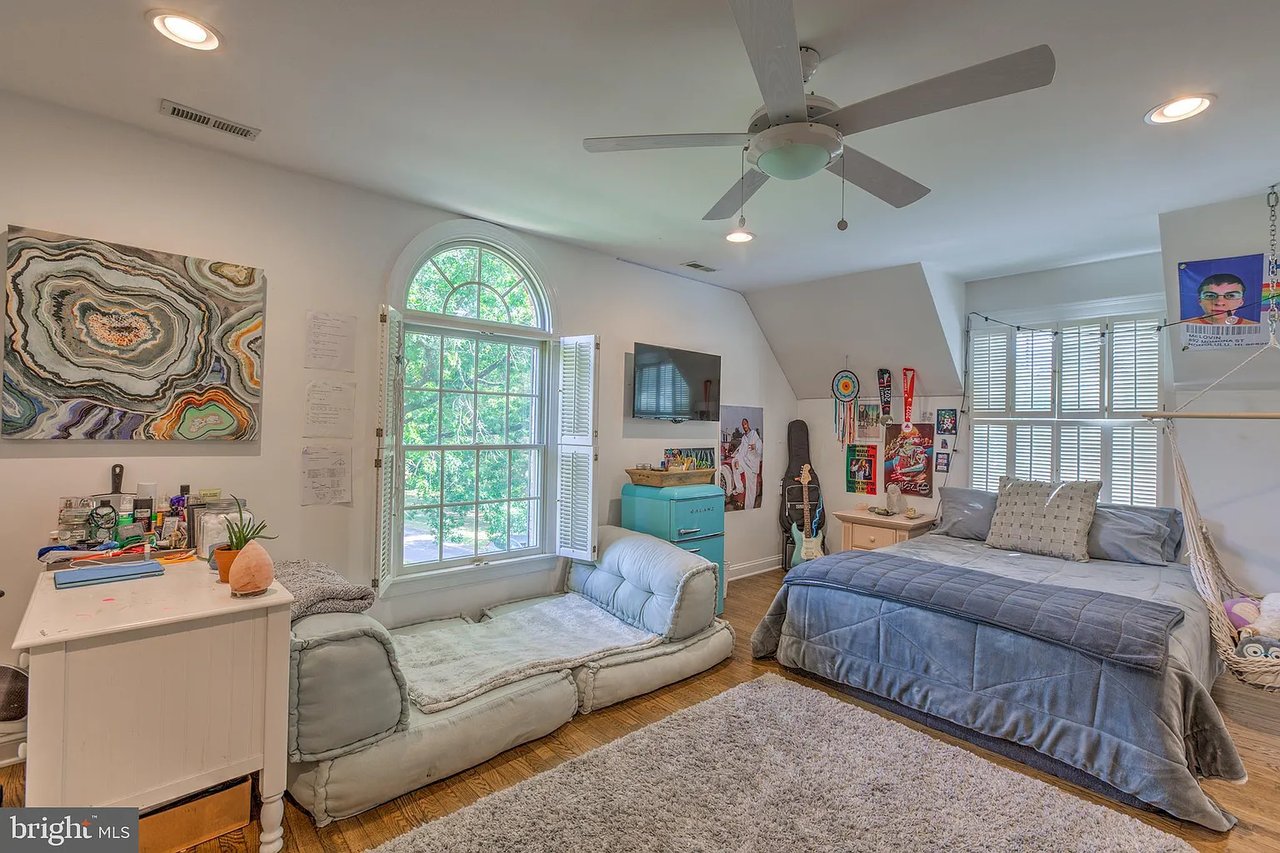 6 Rustic Dr