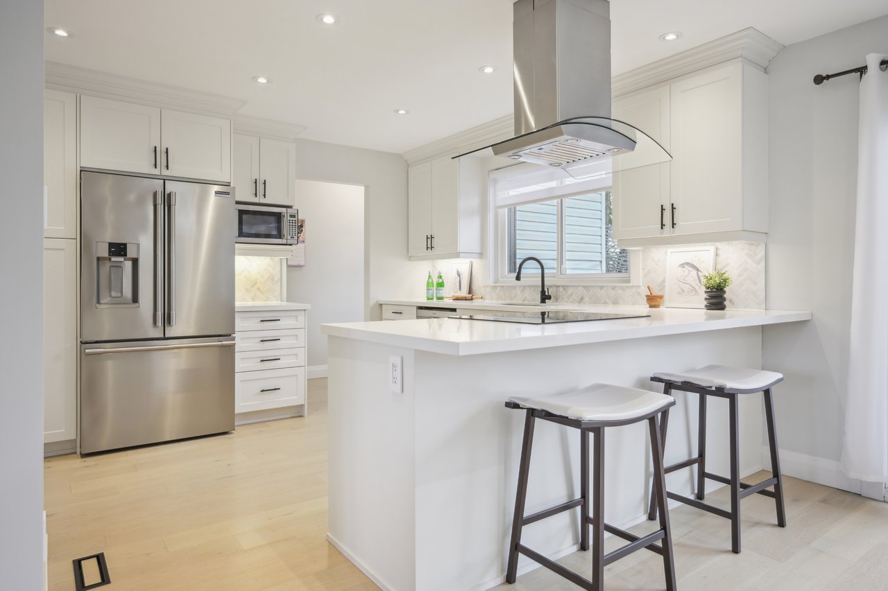 Completely Renovated Sidesplit on an Exclusive Cul-De Sac