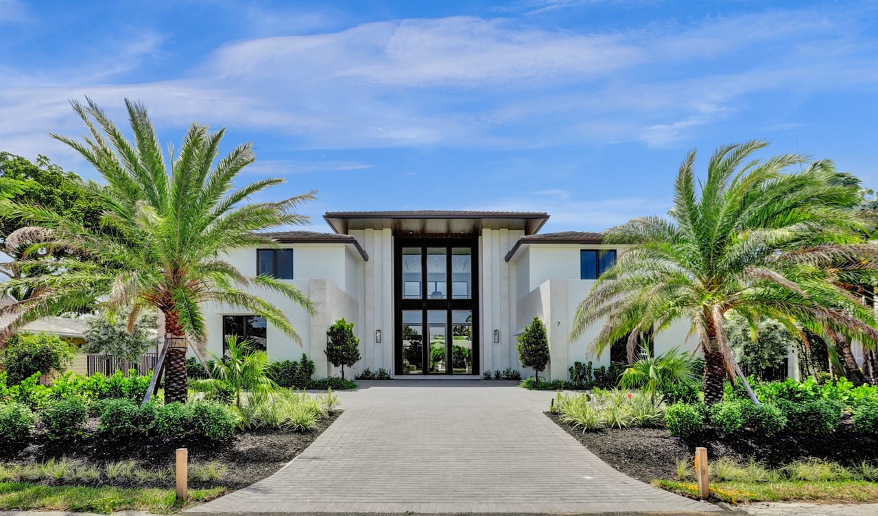 7 Seneca Rd: A Modern Masterpiece Redefining Waterfront Living in Sea Ranch Lakes