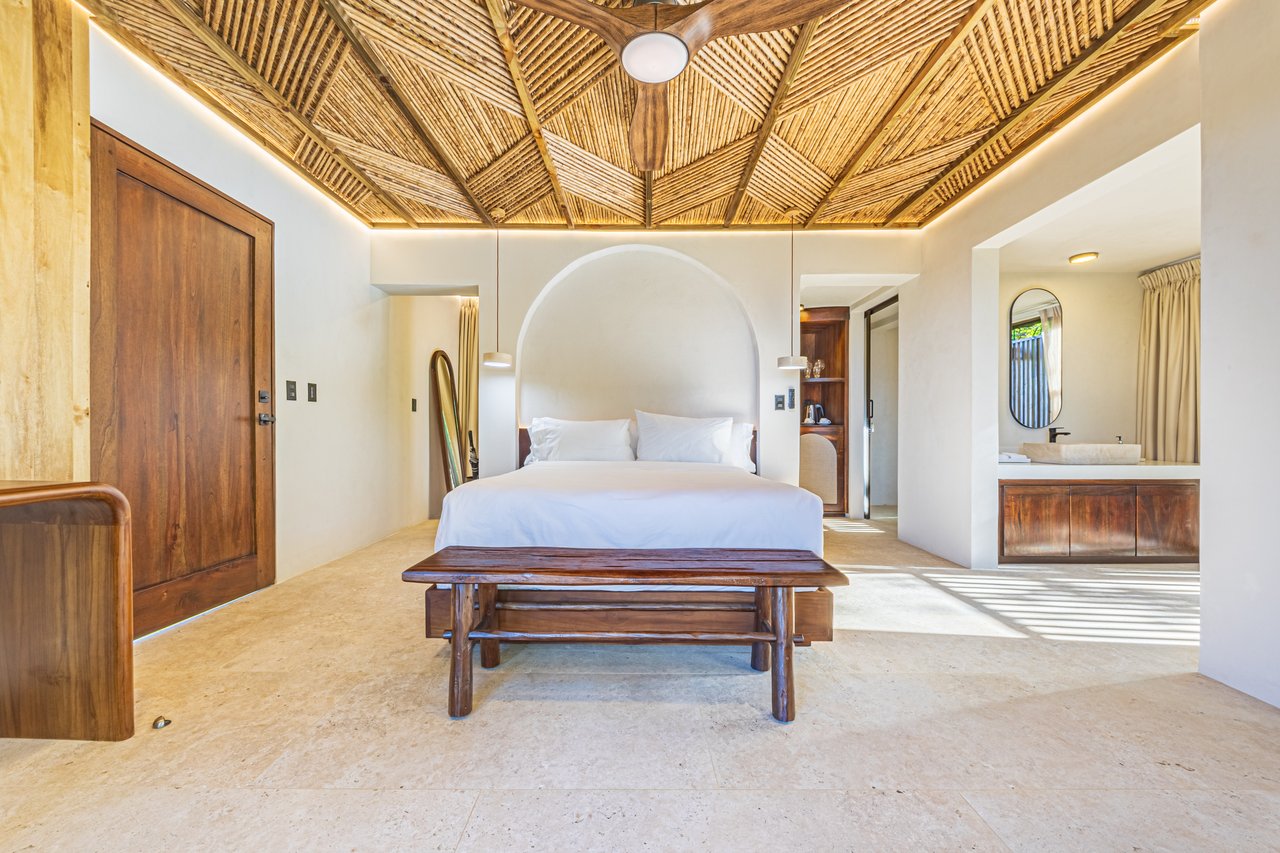 Luxury Hotel Boutique with Ocean Views | Walking distance to the beach | 13.2 Acres