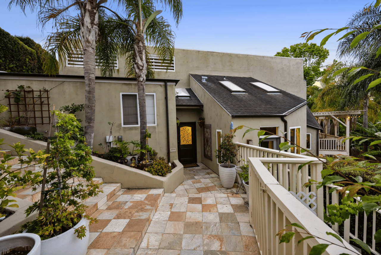 Rob Wellington Quigley's waterfall house in San Diego is really the Johnson Residence, the documented history behind the viral video.