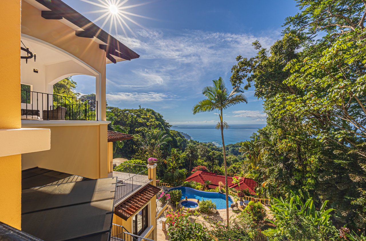 Nido Escondido, Playa Dominical