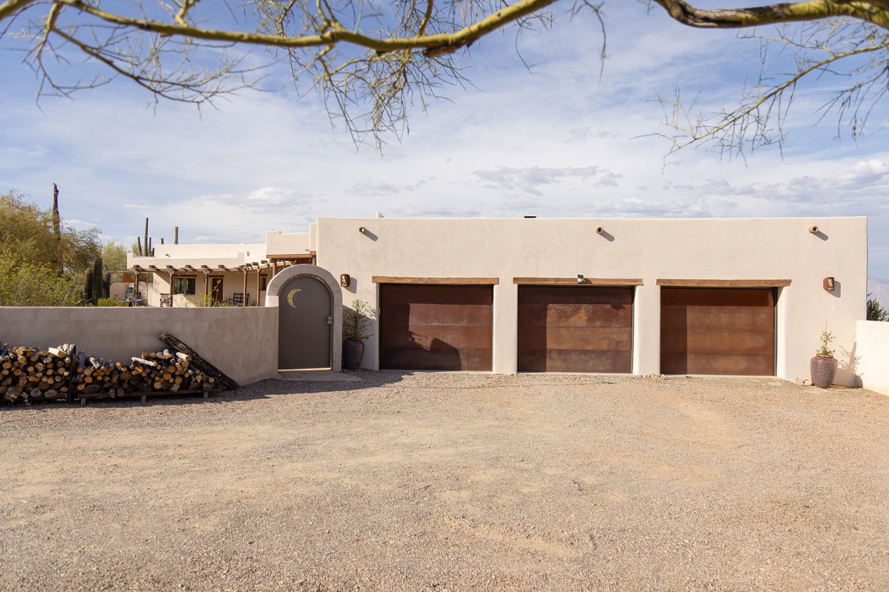 The Horseback House 