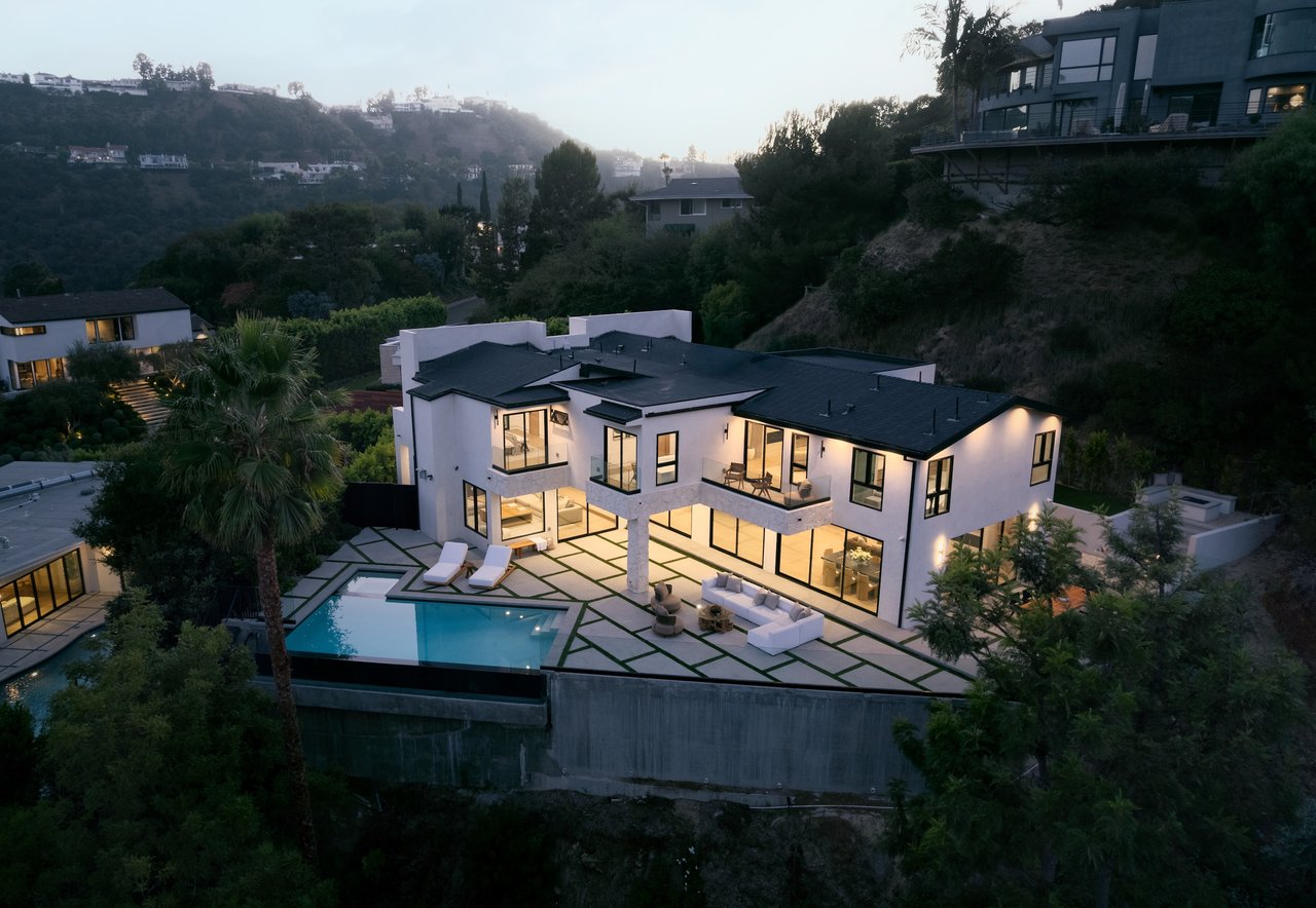 quintessential Hollywood Hills