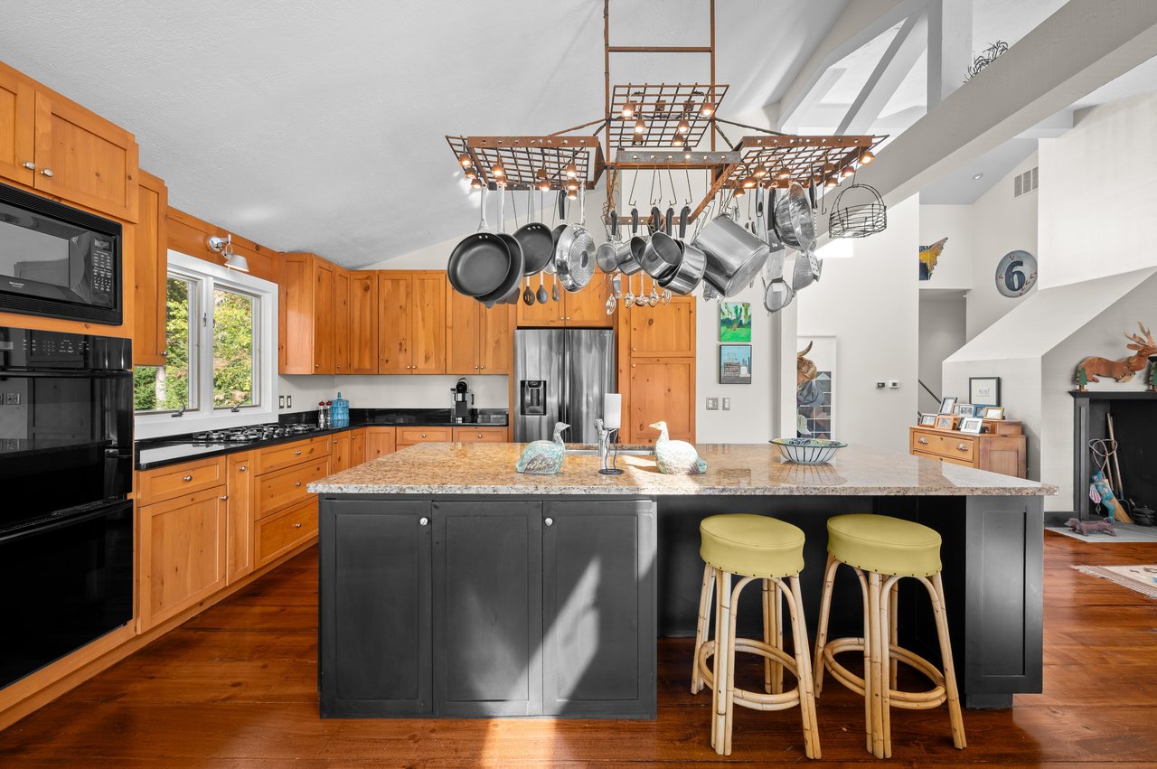 2408 E 800 N, La Porte, IN 46350