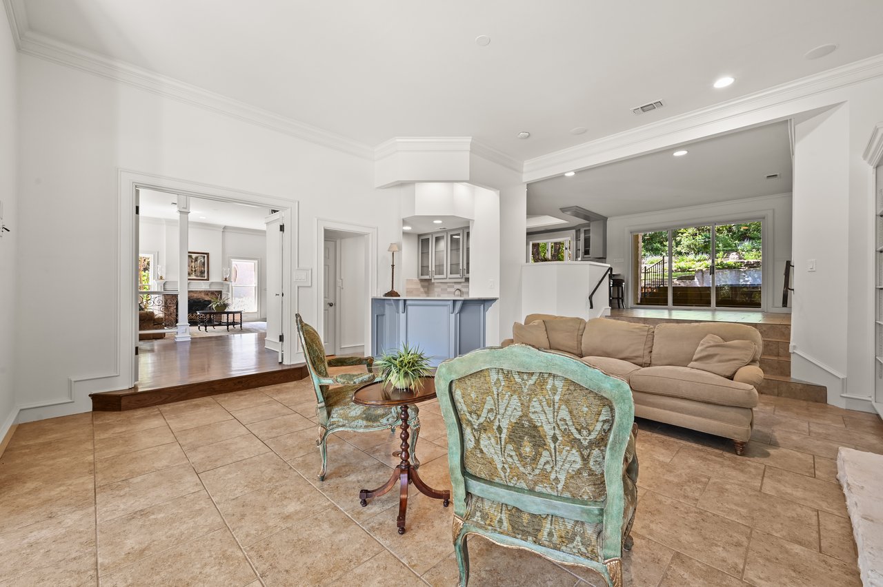 4207 Bennedict Lane