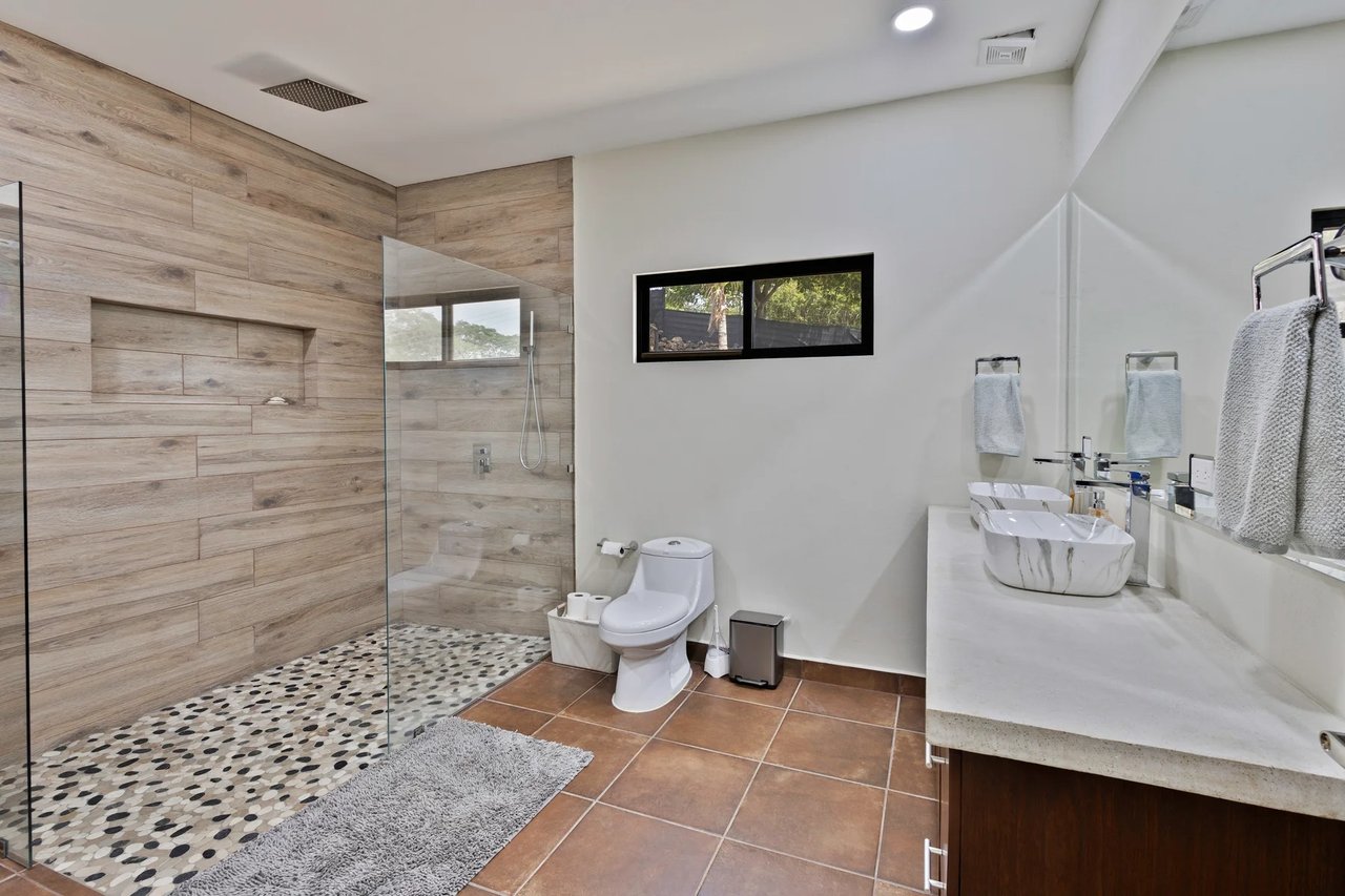 Your Costa Rican Retreat with Room to Grow in Playas del Coco