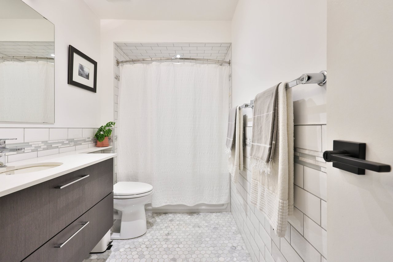 83-1055 Shawnmarr Road, Mississauga