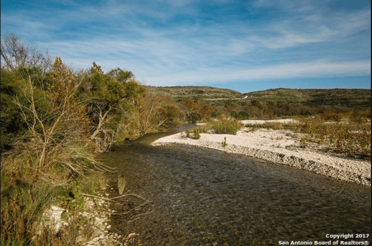 822 Acres in Uvalde Double Knobs Mountain Ranch
