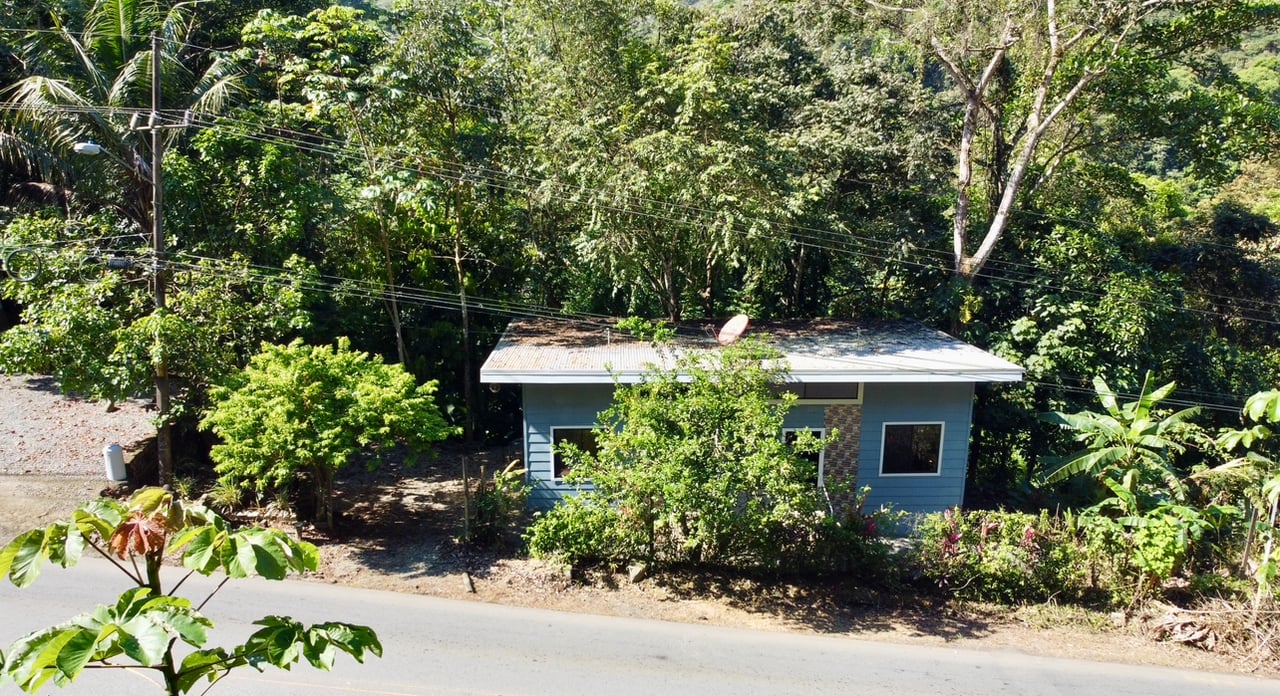 Commercial Shop with Two Cabins in Barú, Dominical