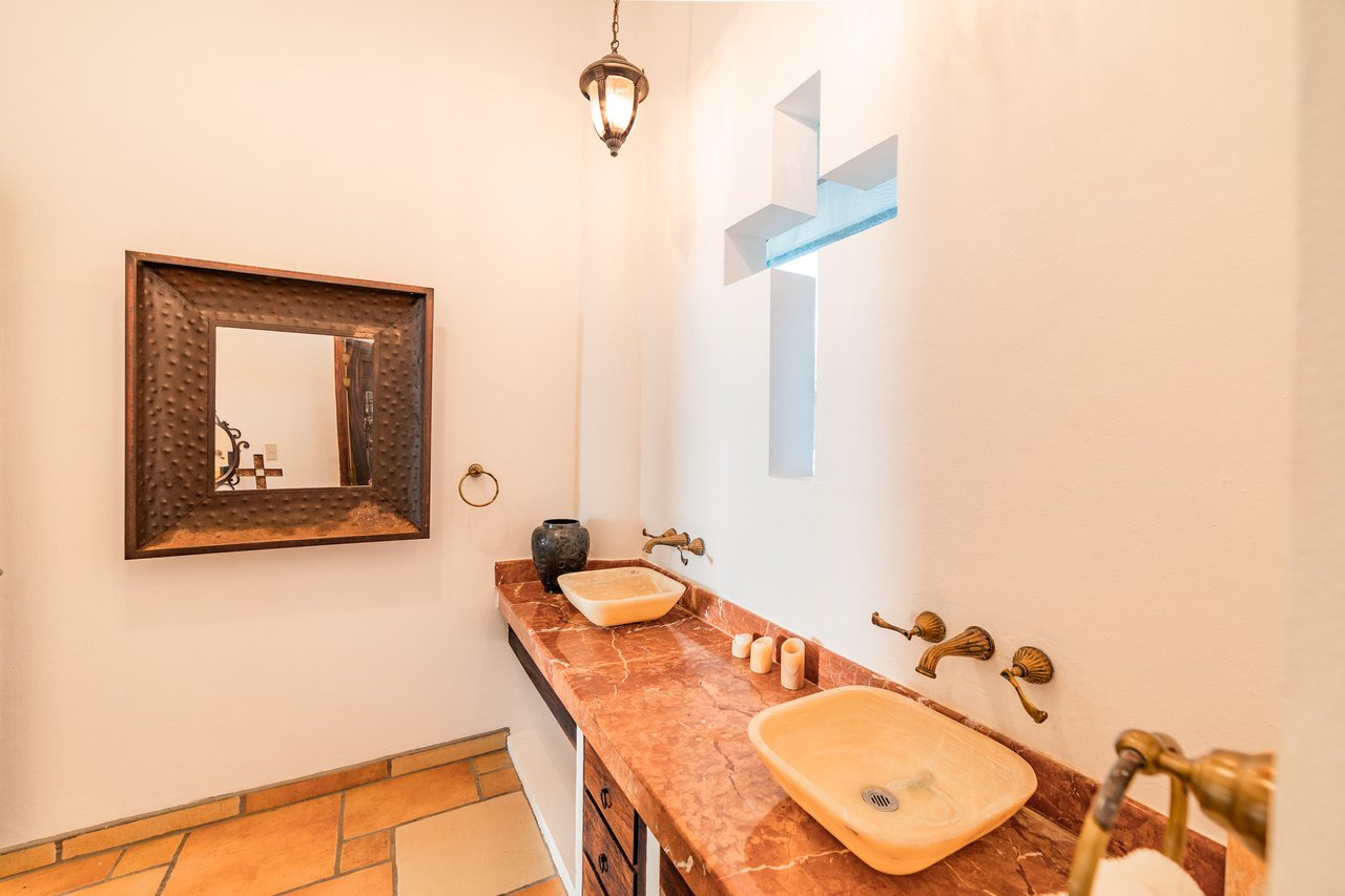 5 Bedroom, Single Family Home, Villa Encantada 