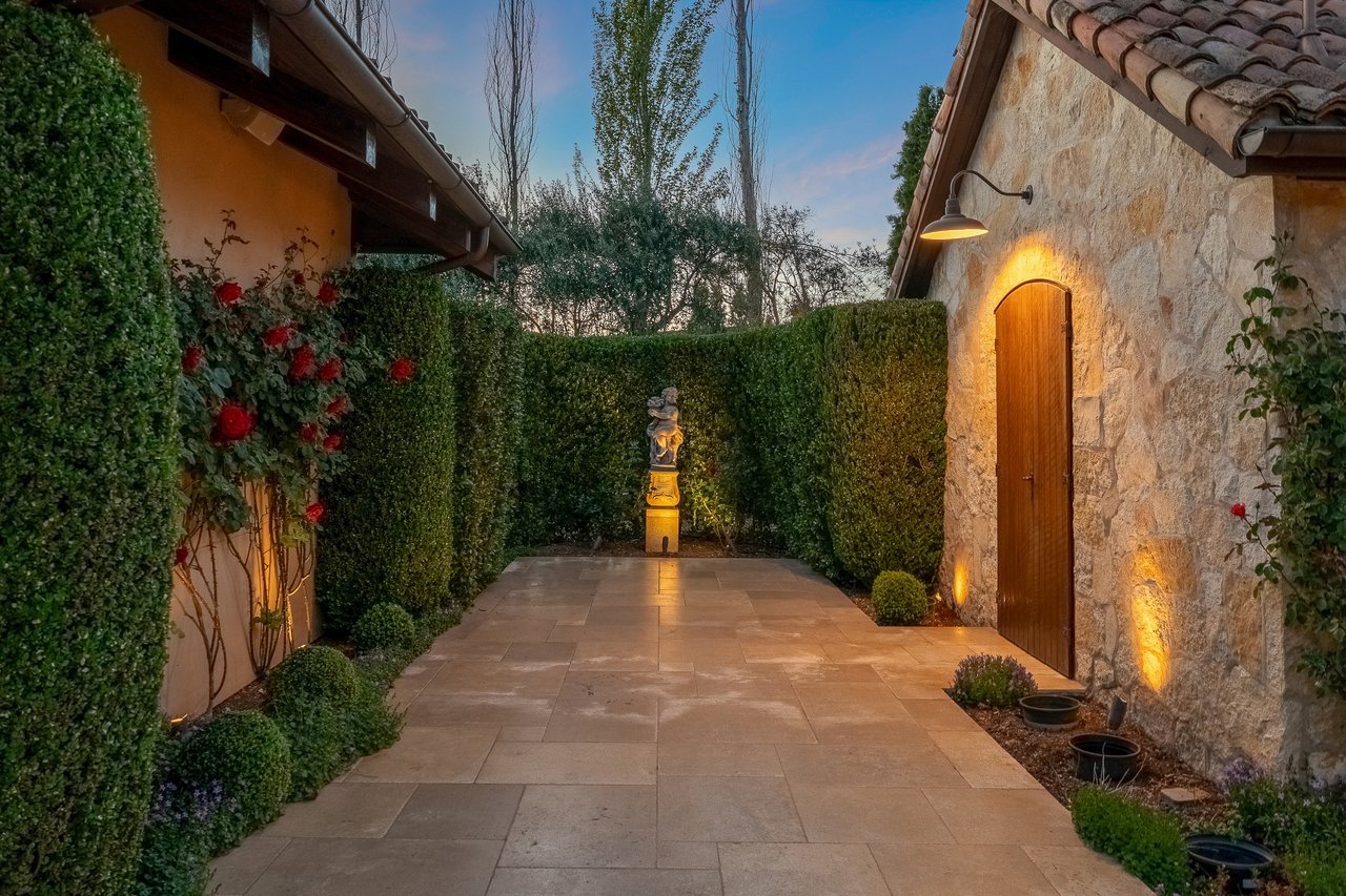 Mills Lane, St. Helena