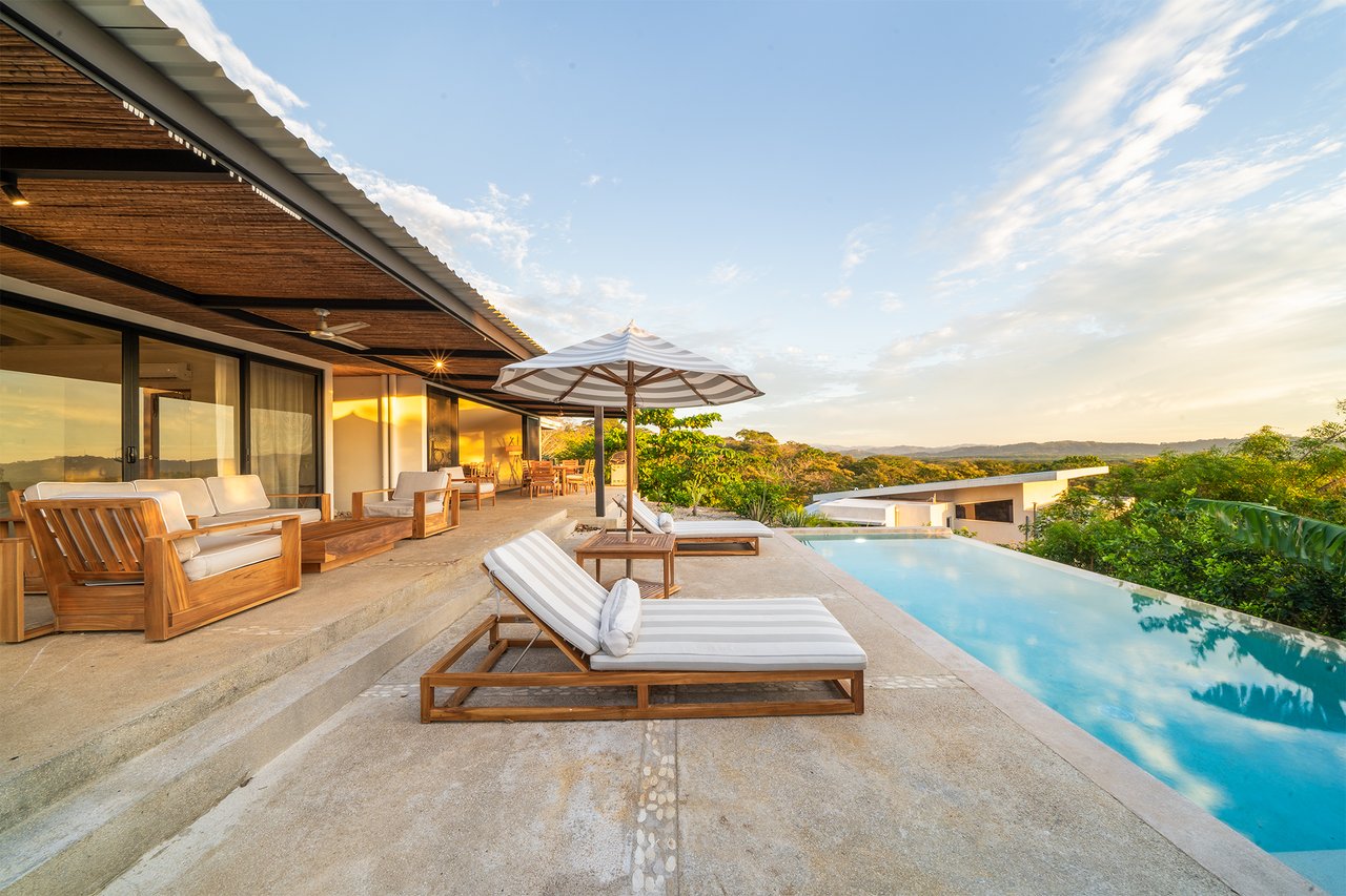 Casa Salinas – 3 beds ocean view home in playa grande