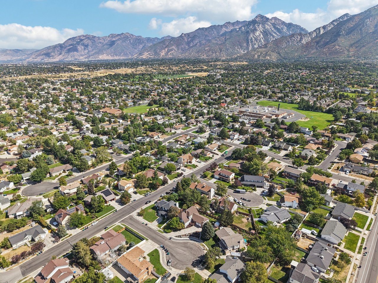 11343 S Clifford Cir