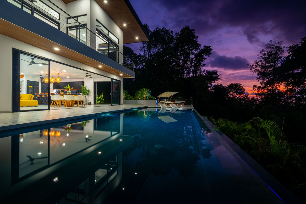 Luxury 4-Bed Home with Ocean & Jungle Views in Ojochal