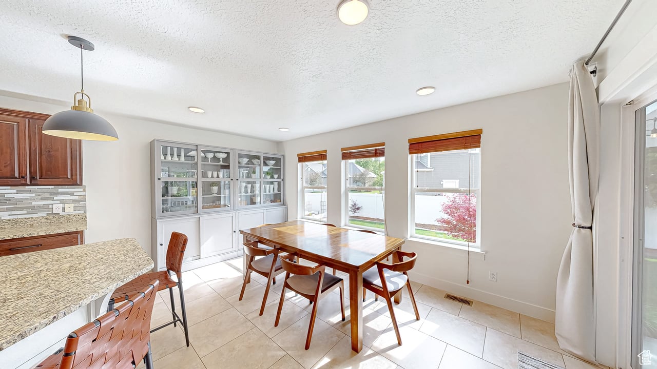 918 S River Ridge Ln