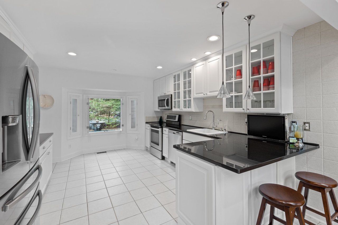 6 Bennett Drive, East Quogue