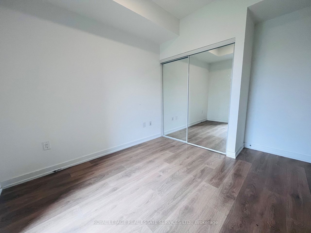 225 Sumach St 1607