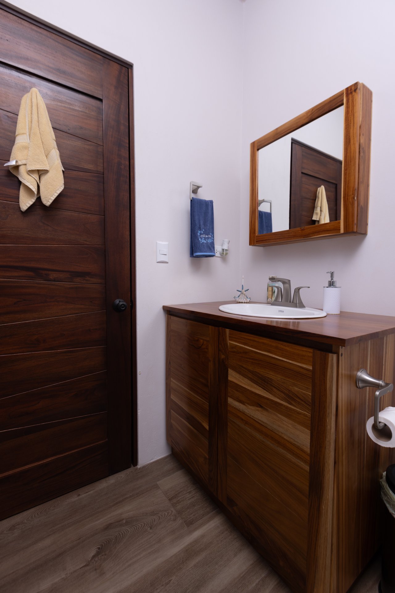 Turnkey Modern Home Near Quepos Marina – Move-In Ready! 2BDR&2BATHS