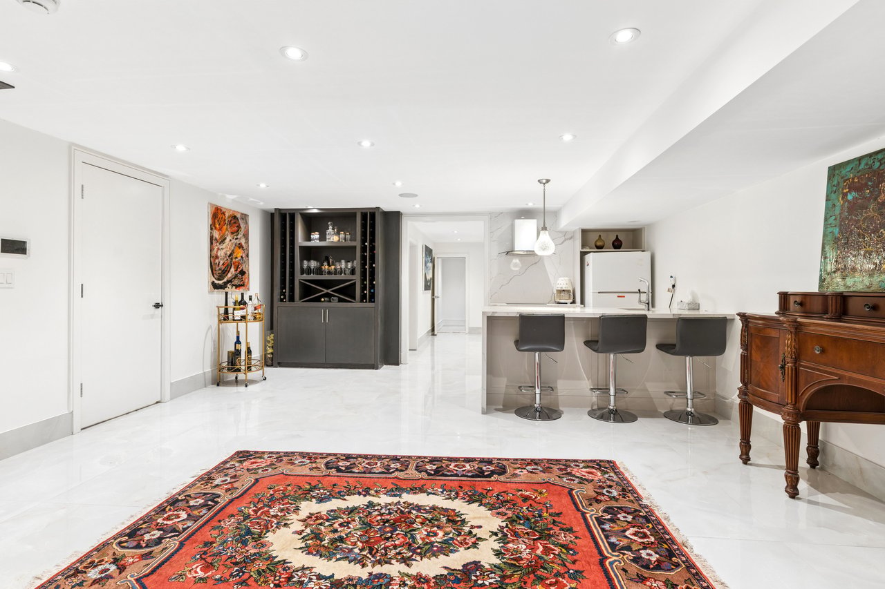 150 Sandringham Drive