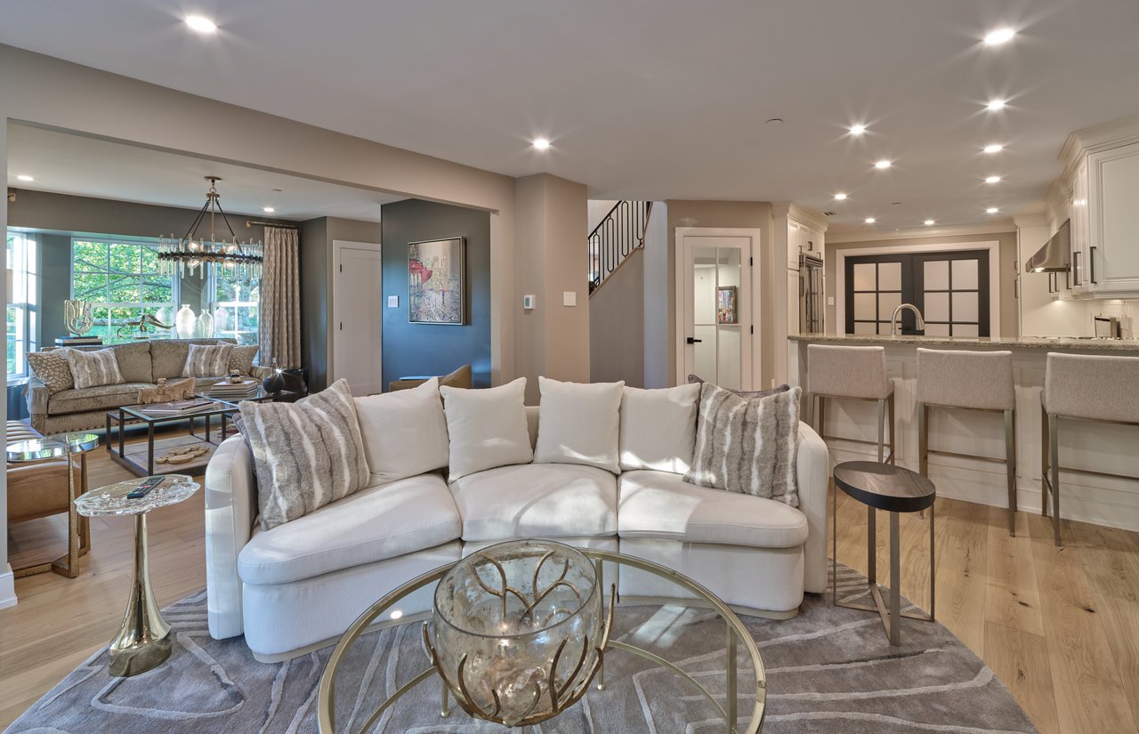 869 Breckinridge Ct 