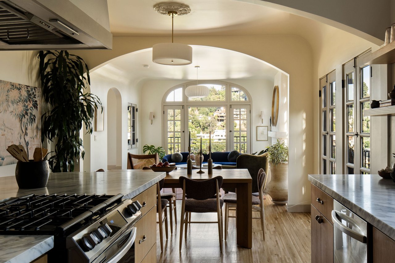 Vacant Trophy Silverlake Triplex With Reservoir Views
