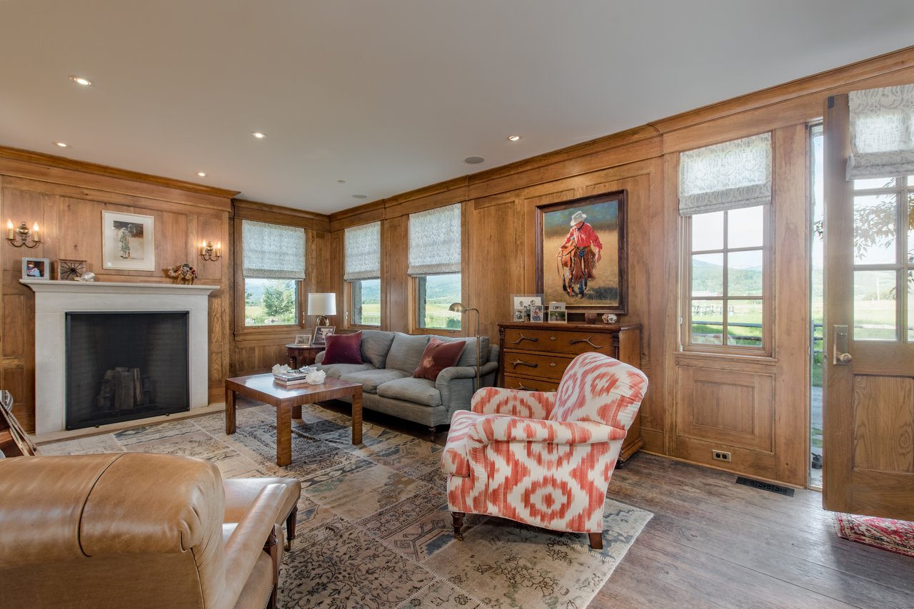 705 Kaufman Rd