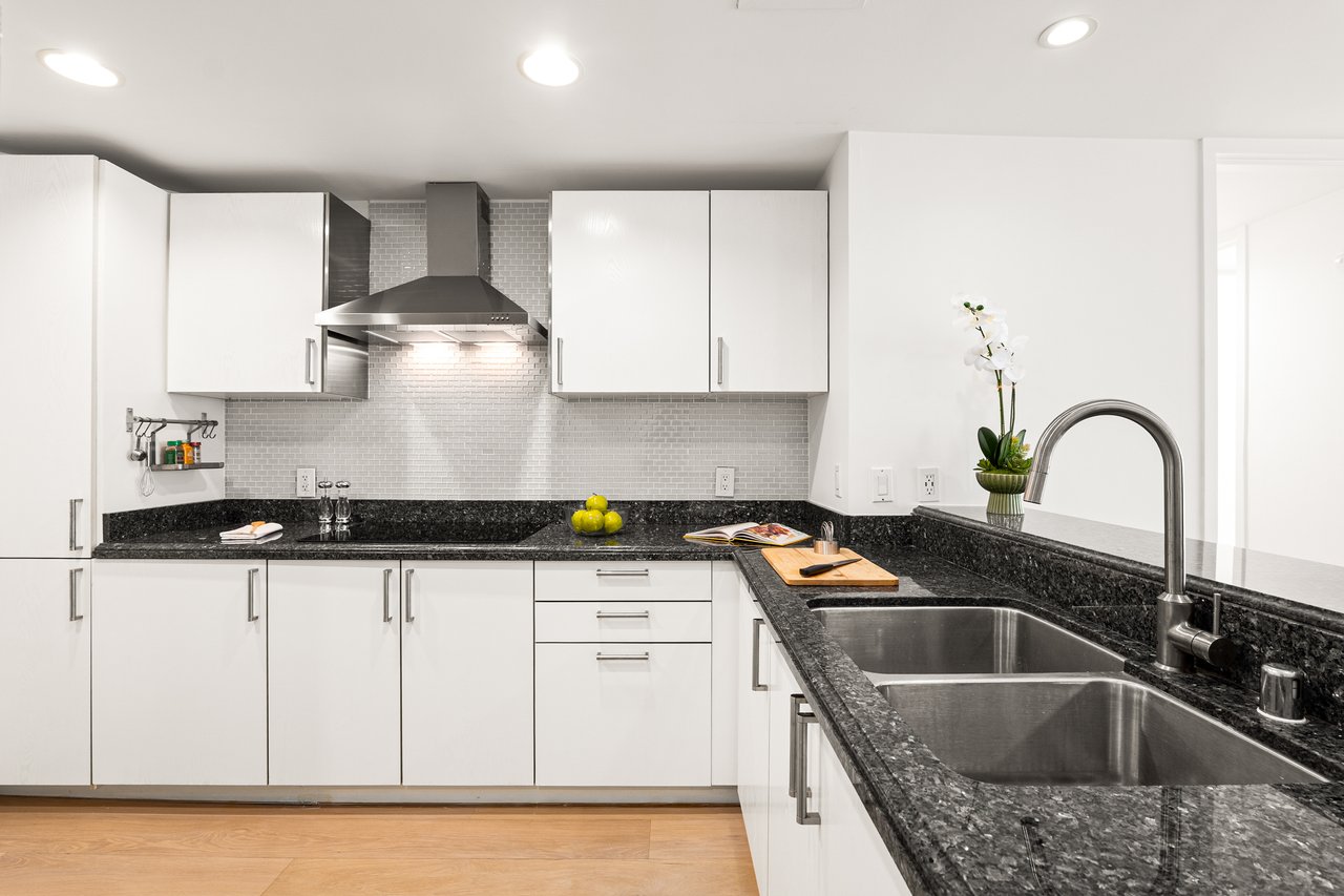 The Dorchester #408, Wilshire Corridor