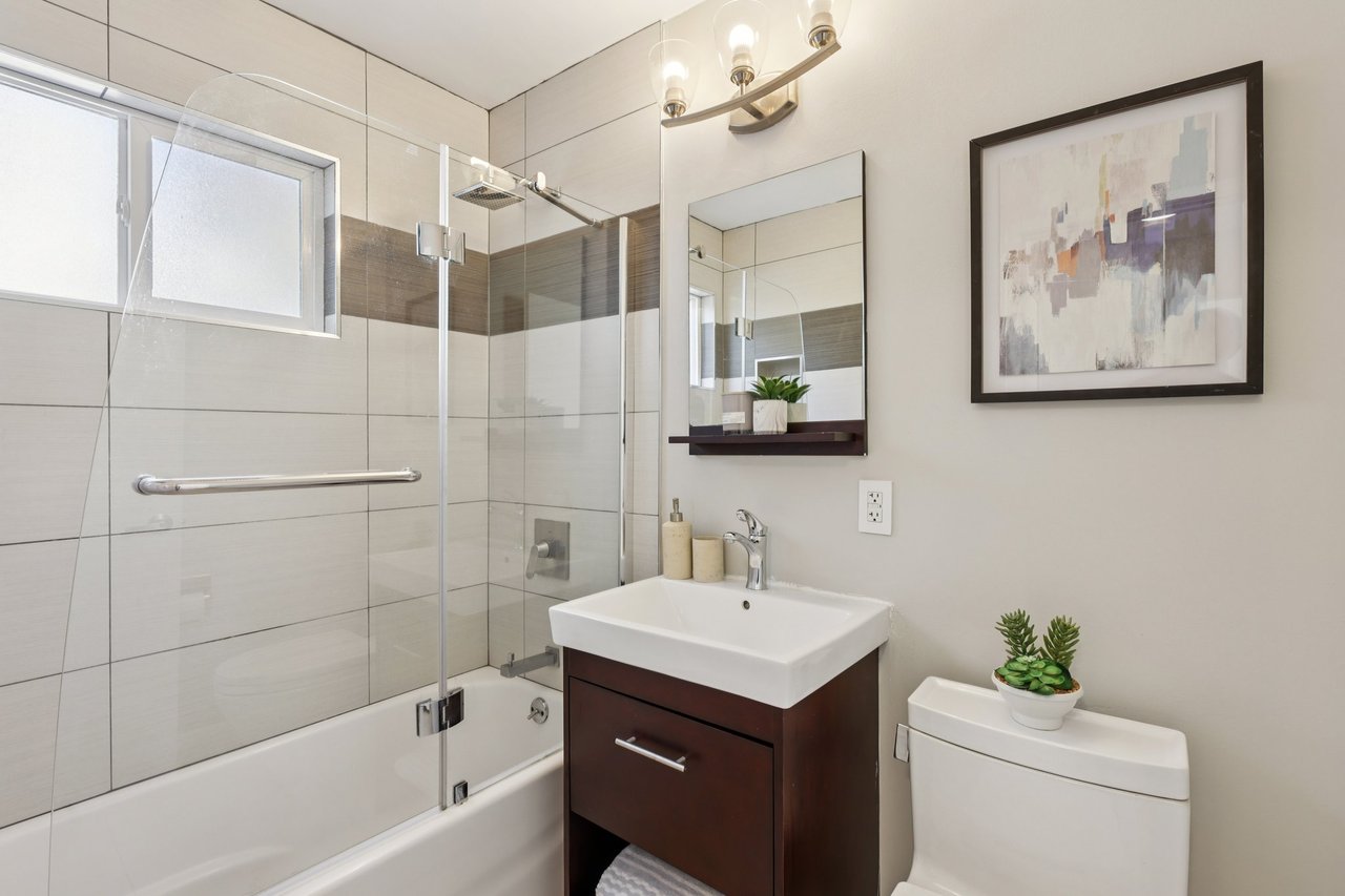 930 Elizabeth St #1