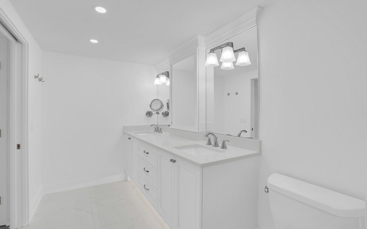 1925 Clifford St #1102